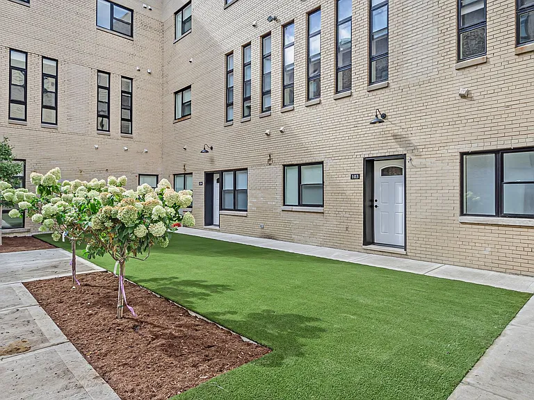 1218 W Lexington St — Photo 29