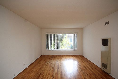 3rd image of 1728 Grevelia St APT G