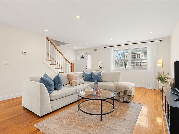 5th image of 133 Jerome St #133