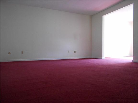 2nd image of 113 Kimberly Dr