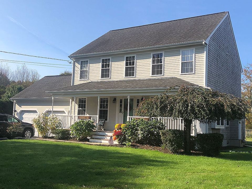 2nd image of 27 Morses Ln