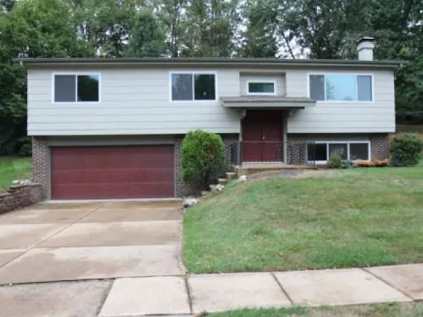 1617 Bronco Ln, Saint Louis, MO 63146