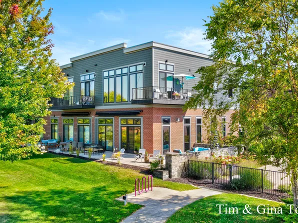 220 King St #1, Lowell, MI 49331