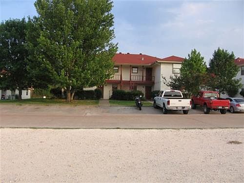 2nd image of 643 Fm 247 Rd Unit 10