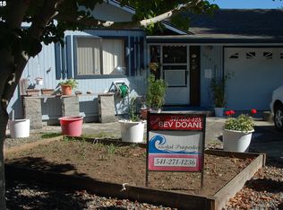 2941 Country Club Ct, Reedsport, OR 97467