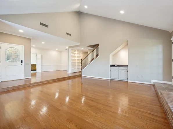 4043 Morman Ln, Addison, TX 75001