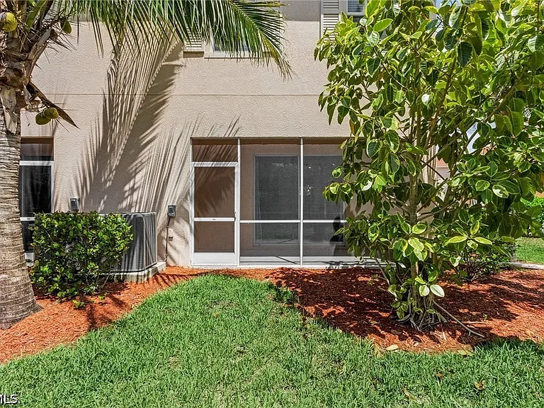 10140 Via Colomba Cir — Photo 20