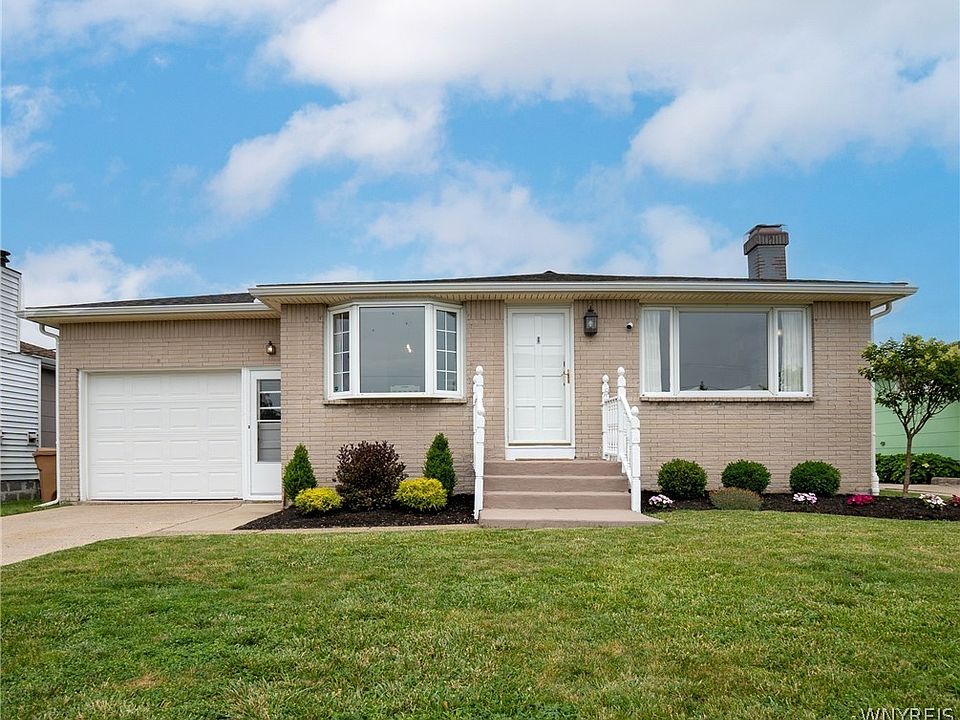 1st image of 48 Castlewood Dr