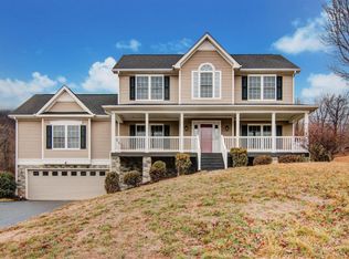 6207 Crumpacker Dr, Roanoke, VA 24012