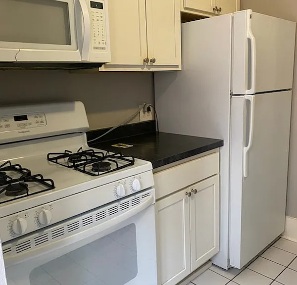 130 Gibbs St #4 — Photo 4