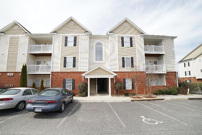 1st image of 103 Capital St Unit 104