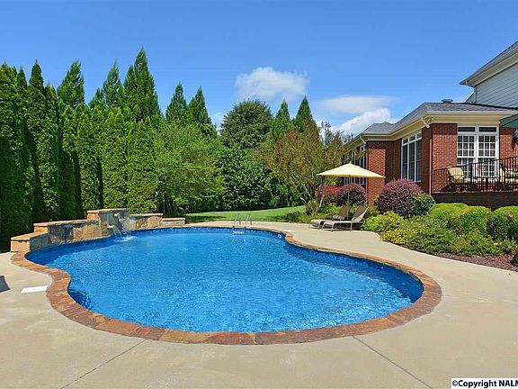 2nd image of 2903 Tantallon Dr SE