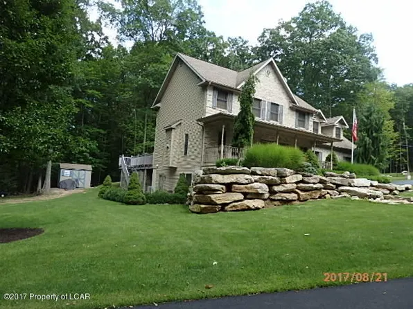 26 Muskegon Cir, Hazle Township, PA 18202