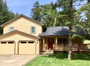 823 C St, Elkton, OR 97436
