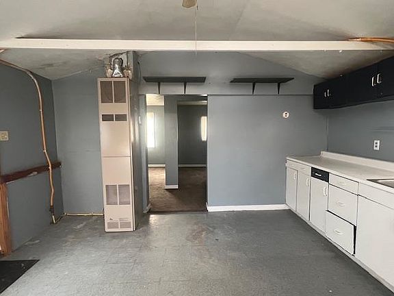 5th image of 2403 Fir Rd