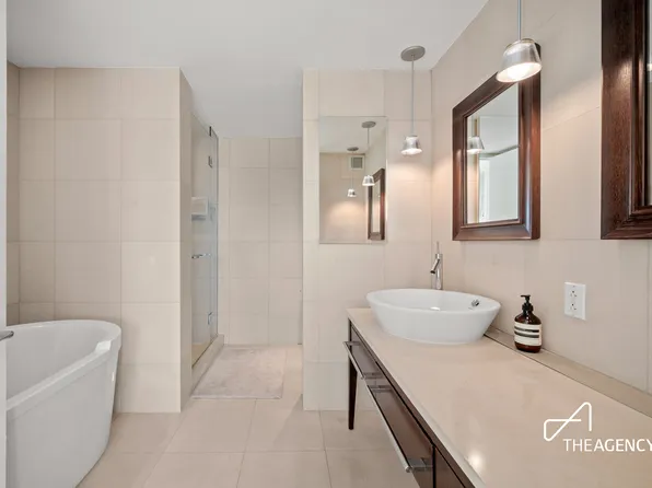 340 East 23rd Street image 7 of 11