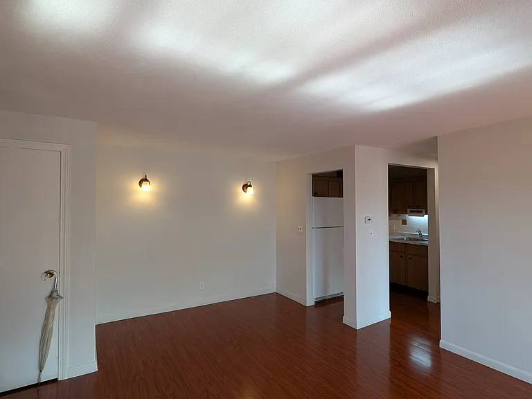 8 Tara Dr #10 — Photo 2