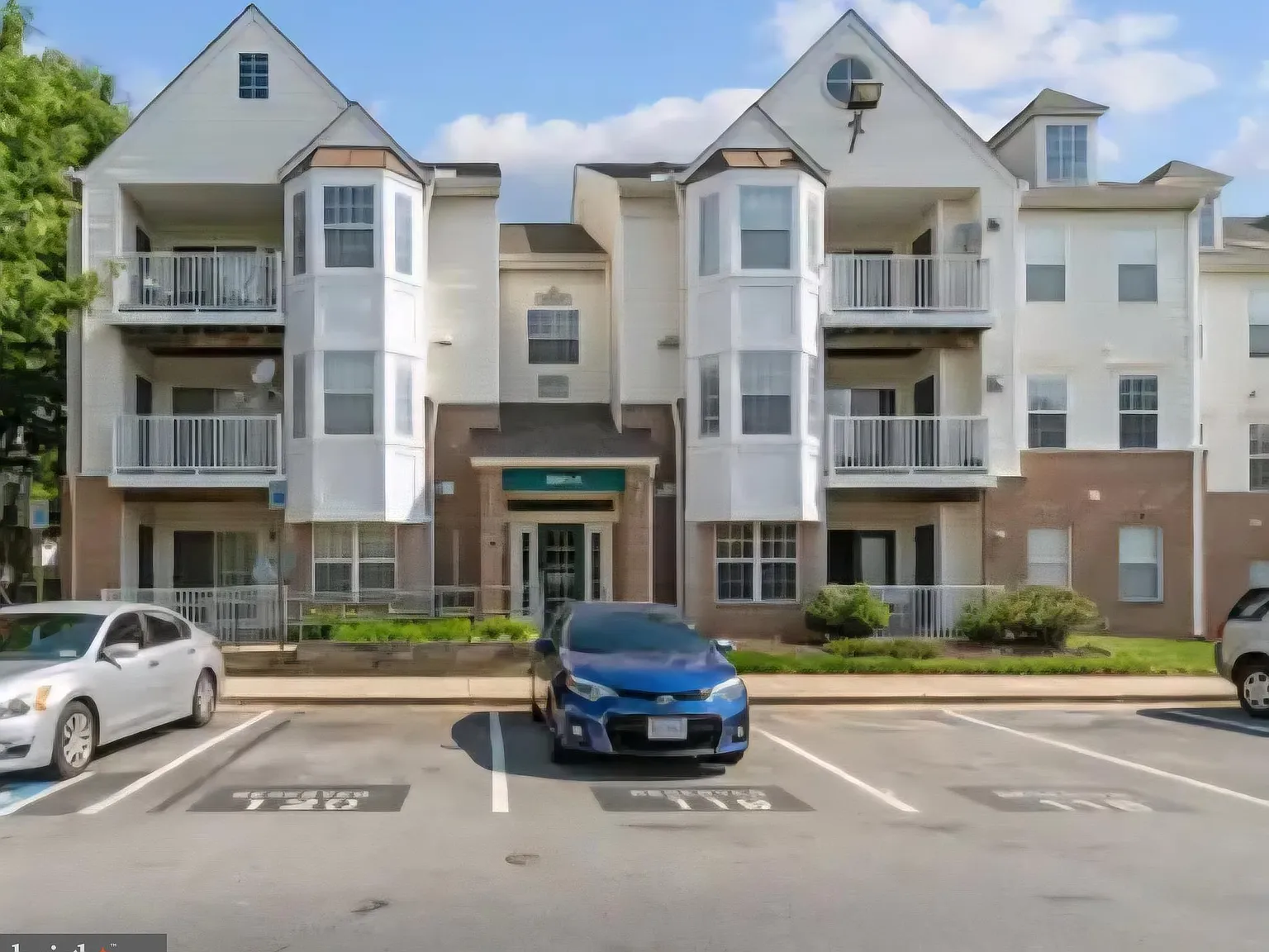 Largo Town Center Condo Phase 1 — Photo 1
