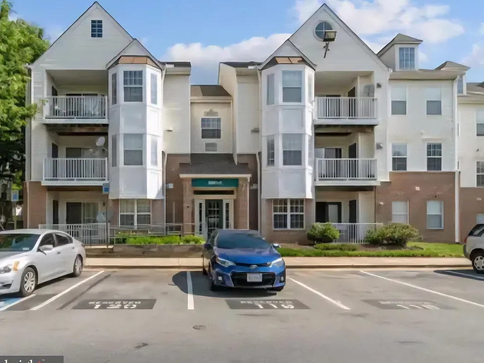 8941 Town Center Cir #2-308