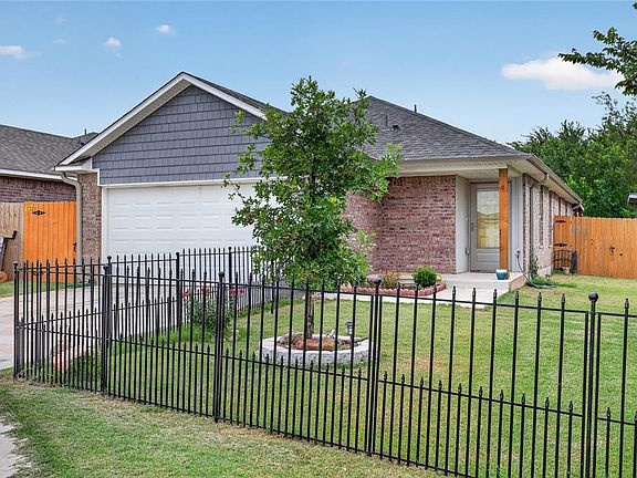 2nd image of 1320 Willowood Cir
