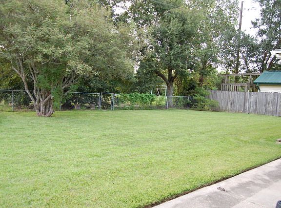 3rd image of 312 Wayside Dr