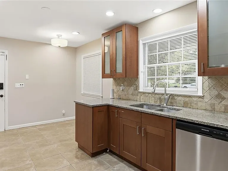 4411 Langdon Dr — Photo 5
