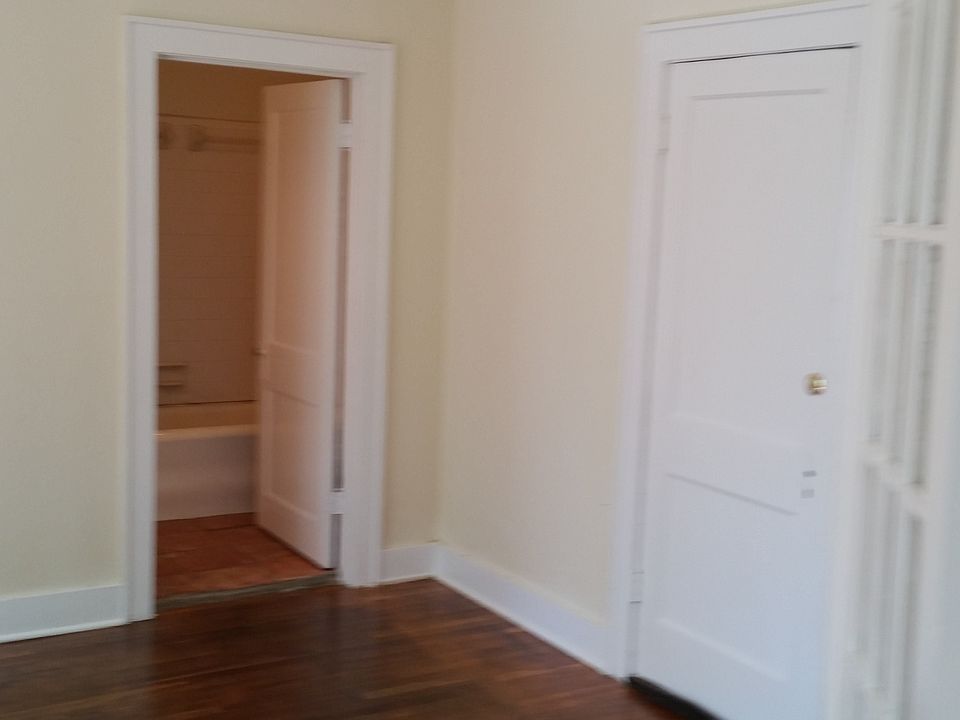 2nd image of 1147 W Ashby Pl APT 4
