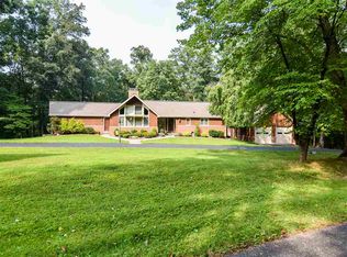 1802 Briar Ridge Rd, Evansville, IN 47725