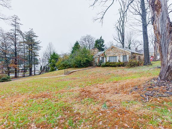 2nd image of 515 Broad St