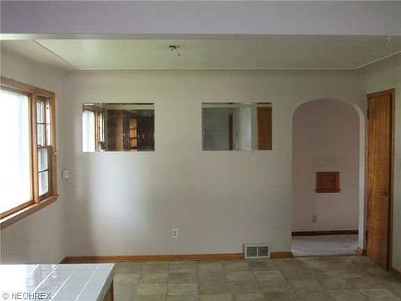 3rd image of 1373 Aberdeen Ave