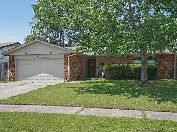 11827 E 62nd Pl, Broken Arrow, OK 74012