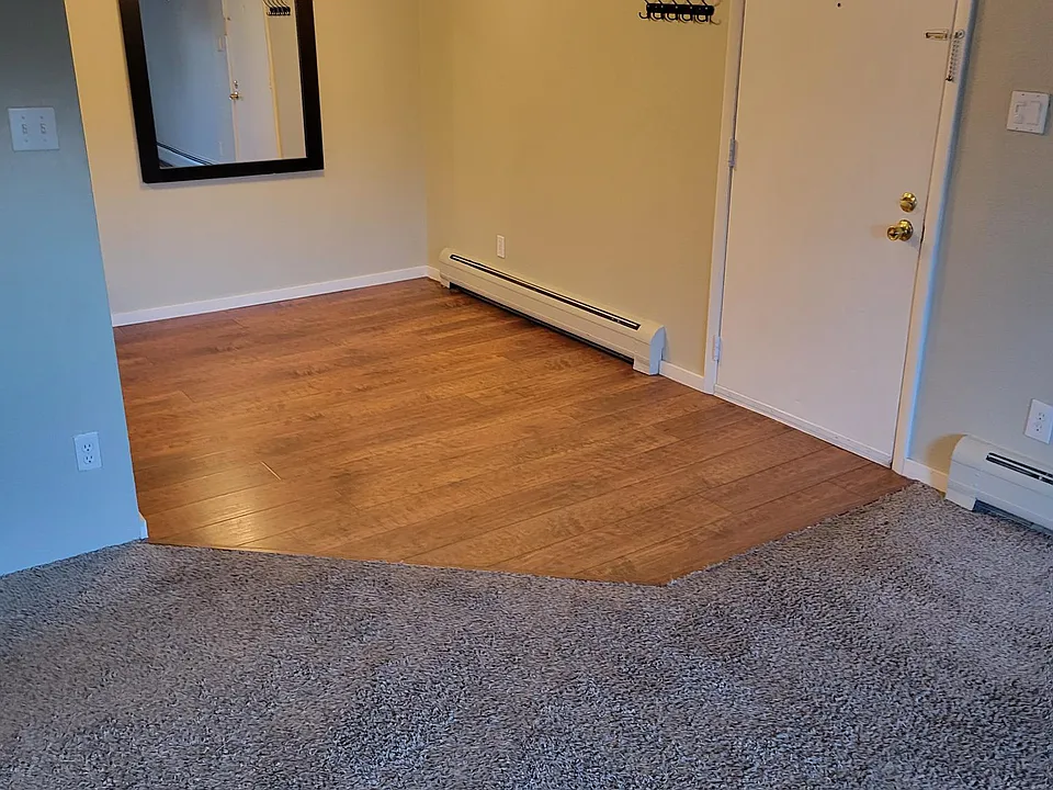 501 Golden Cir #211