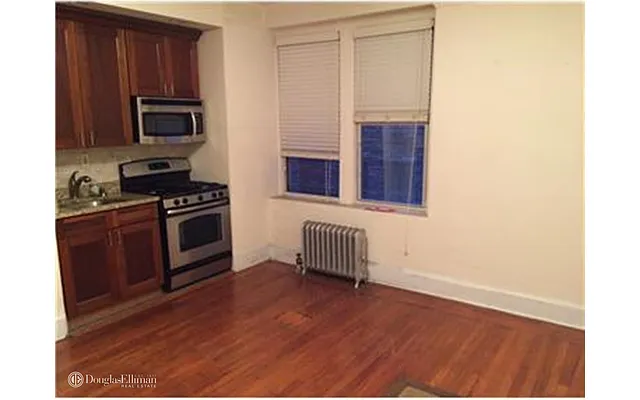 Rented by Douglas Elliman | media 14