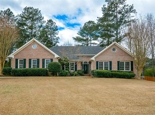 225 Ivy Creek Dr, Loganville, GA 30052