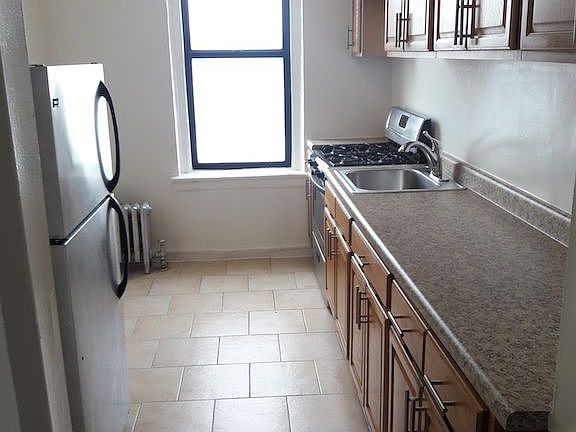 4th image of 4140 Carpenter Ave #Sb5