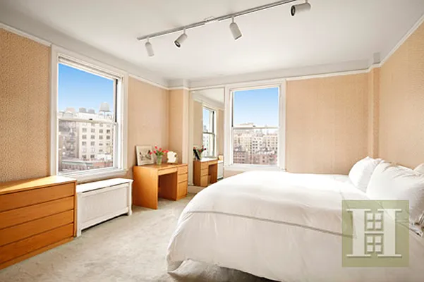 Sold by Halstead Real Estate | media 8