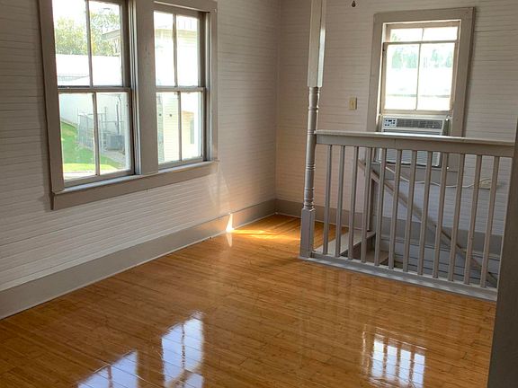 4th image of 212 Chestnut St #B