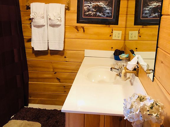 More around corner ensuite