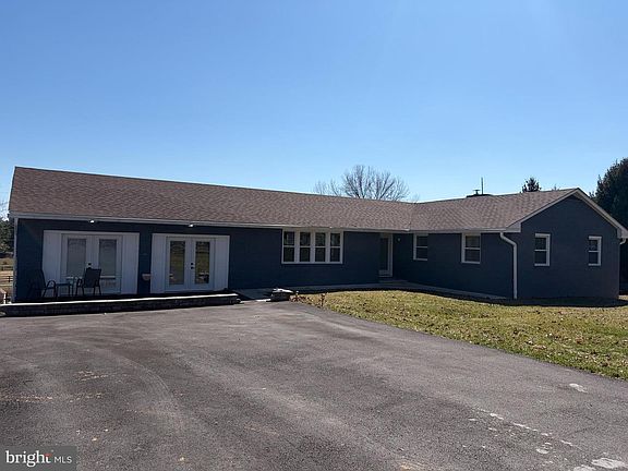 3rd image of 83 Dove Hill Dr