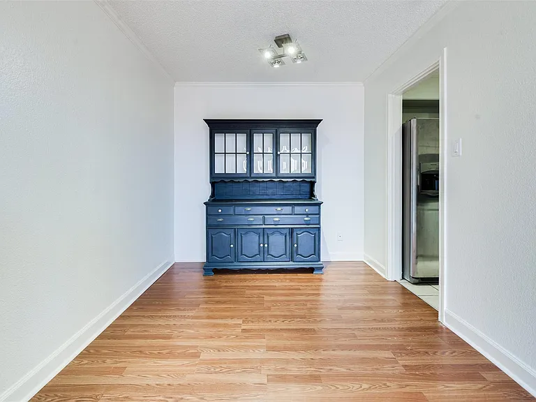 2229 Mimosa Dr #9 — Photo 3