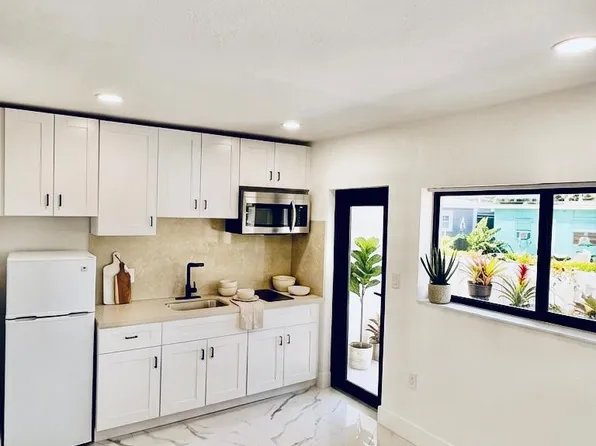 1267 NW 55th St #2, Miami, FL 33142