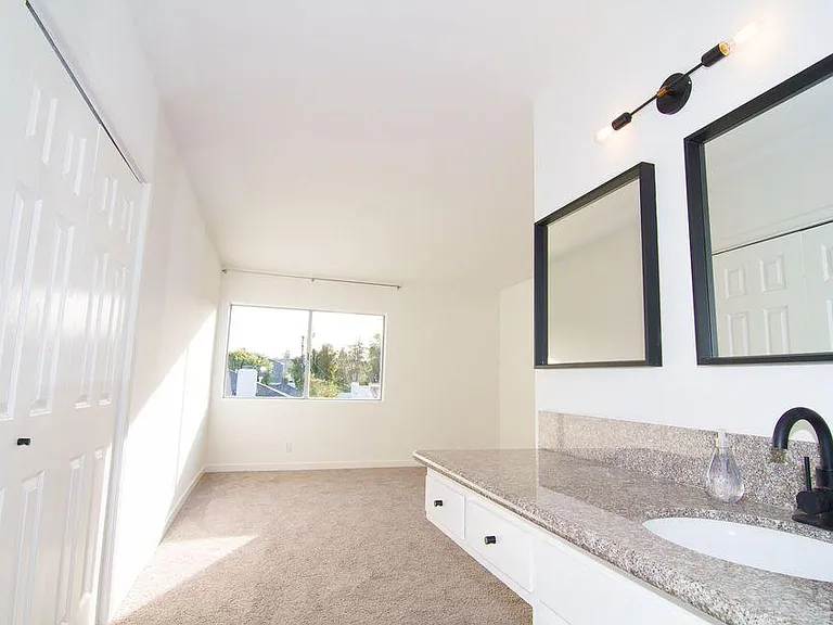 3666 Greenfield Ave #3 — Photo 7