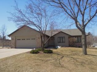 2903 S 114th St, West Allis, WI 53227