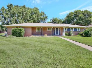 604 Belmont Ave, Augusta, KS 67010