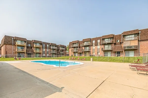 The Pines at Q Plaza Apartments — Photo 14