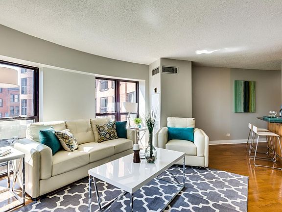4th image of 350 W Belden Ave APT 308