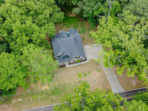 5th image of 190 Vinson Rd