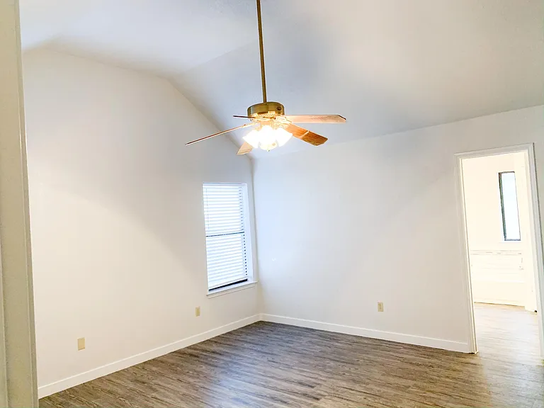 6836 Megan Ln — Photo 5