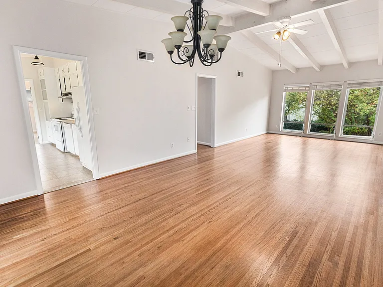 1844 Montclair Rd — Photo 15