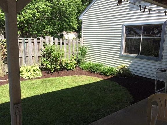 back breeze way between house and garage